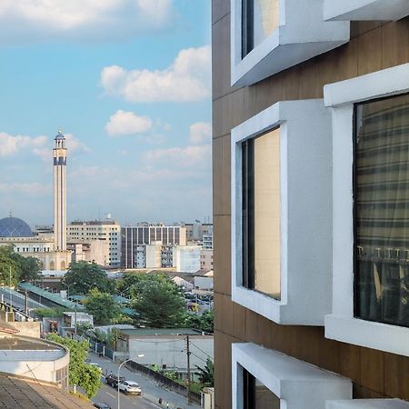 Seen Hotel Abidjan Plateau ภายนอก รูปภาพ